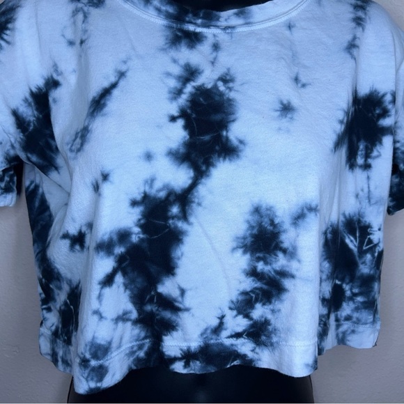 SMALL BLUE TIE DYE CROP TOP SHORT SLEEVE - Picture 5 of 10